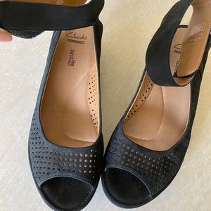Popular Clark suede sandal wedge